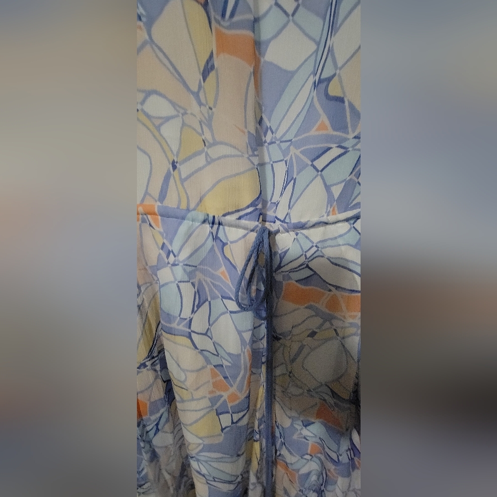 Dainty ruffles frame an airy chiffon maxi dress fashioned w Pockets Size Medium - Picture 3 of 9